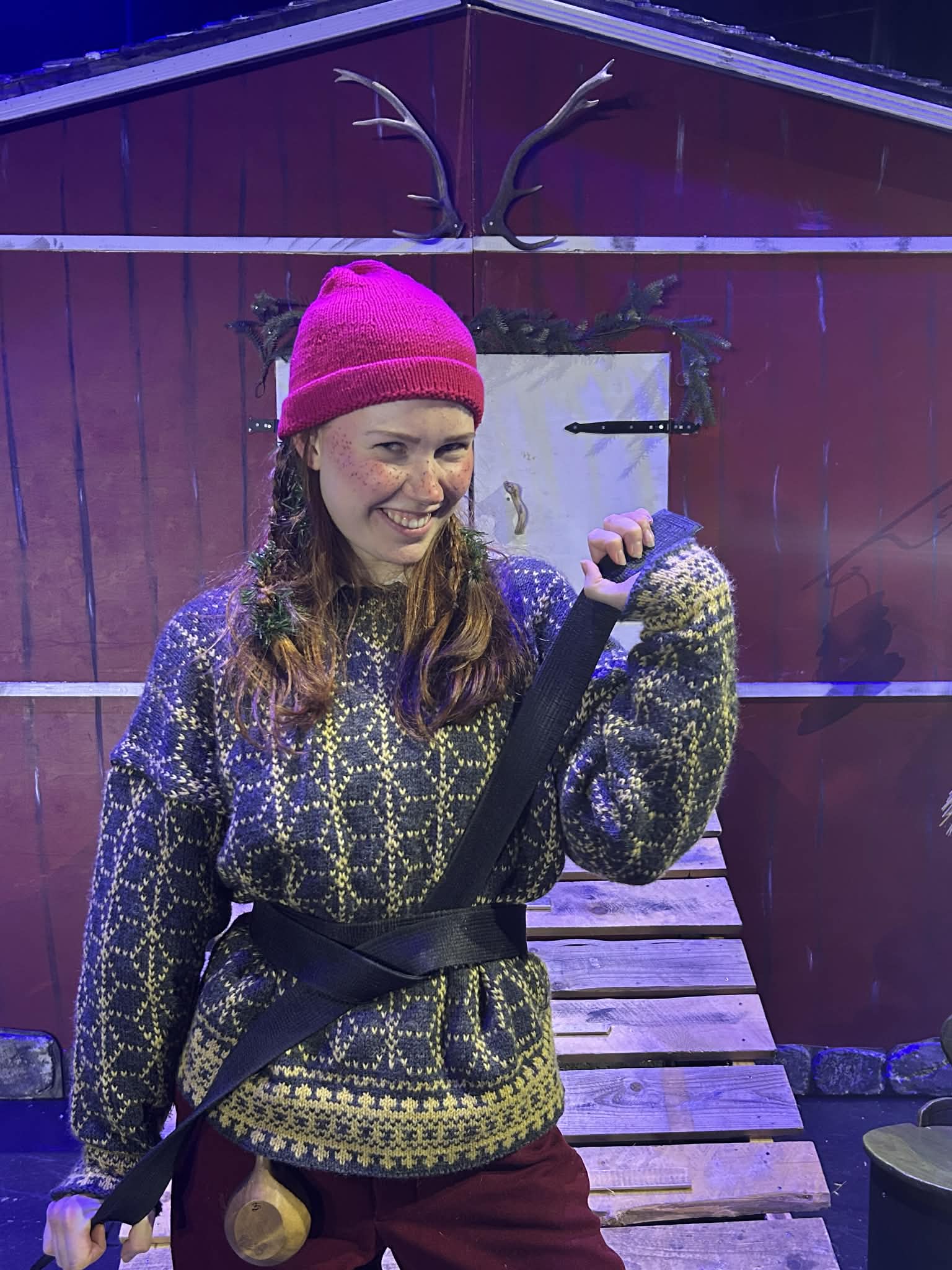 Elise Heggedal Branden som Myra